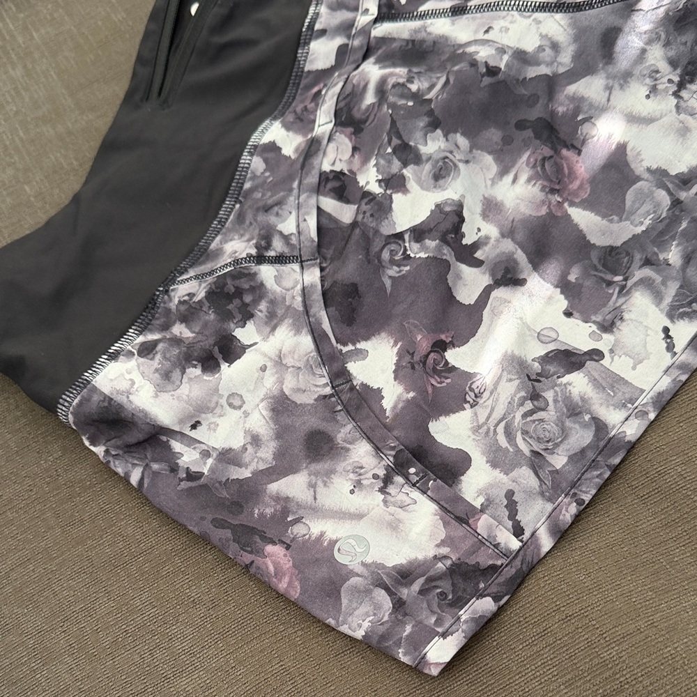 LULULEMON Speed Up Shorts 8 - Picture 2 of 14